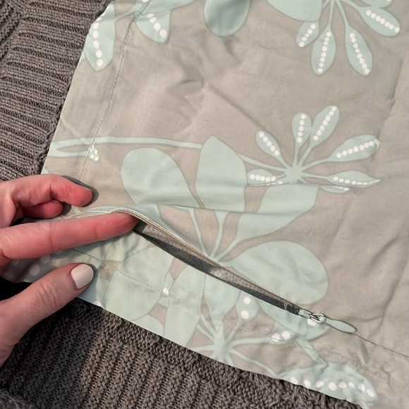 Style & Co. Macys Pair of 2 Euro Pillow Shams in "Leaves" Collection - Picture 7 of 7